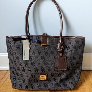 Dooney & Bourke NWT Cindy Medium Tote